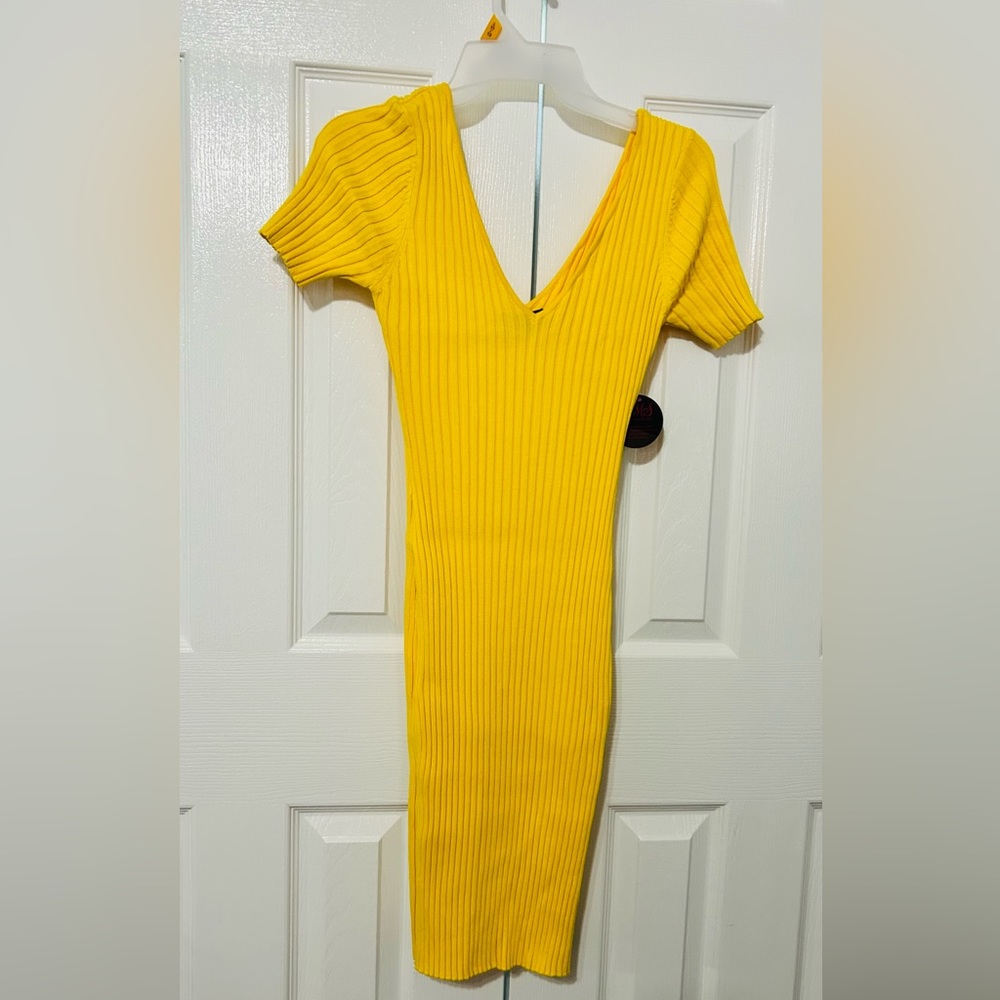 RED RIBBED KNIT SHORT SLEEVES MERMAID DRESS